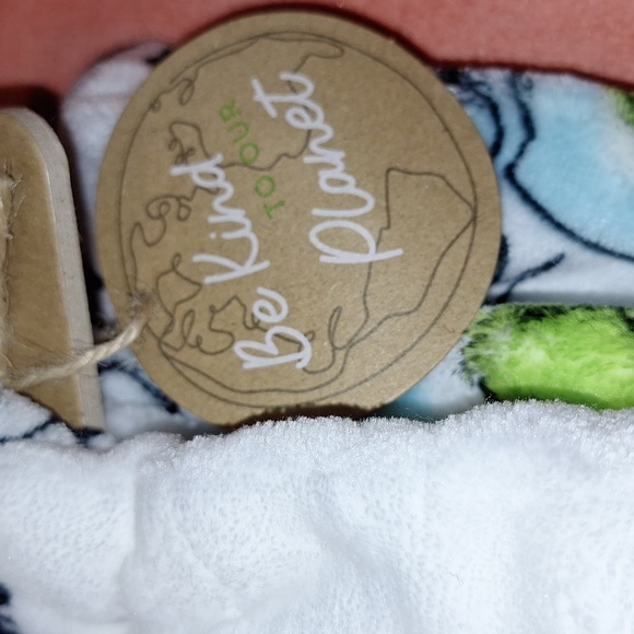 ๐ SAVE THE PLANET oversized 50"x70" throw blanket by Love Our Planet. Earth Day - Picture 4 of 8